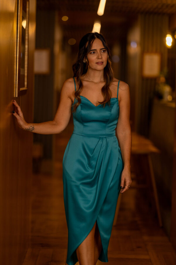 Vestido Midi Decote em Coração