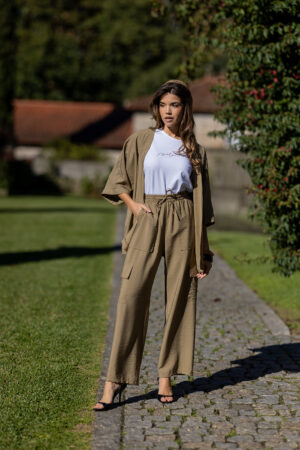 Calça Safari com Bolsos